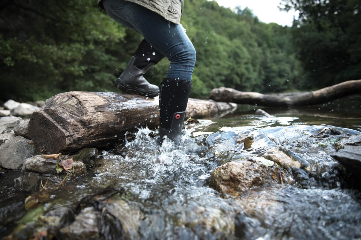 Waterproof Dunlop Snugboots in creek